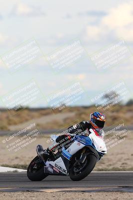 media/Nov-16-2025-Race Pace (Sun) [[8c5fa54630]]/Non Verified Riders (1st 20 Minutes)/5-Turn 15 (110pm)/